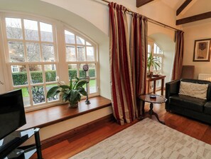 Living area - Lapwing Cottage (Bamburgh)