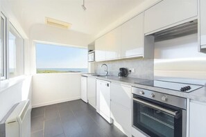 Fridge, dishwasher, cookware/dishes/utensils - Melvin Cottage (Alnwick)