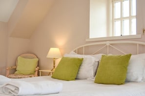 3 bedrooms, individually decorated, individually furnished, free WiFi