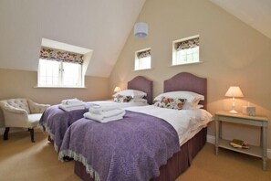 3 bedrooms, individually decorated, individually furnished, free WiFi - Sandpiper (Bamburgh)