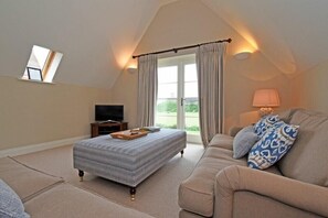 3 bedrooms, individually decorated, individually furnished, free WiFi