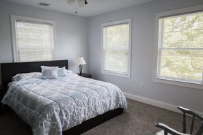 2 chambres, fer et planche à repasser, lit parapluie, Wi-Fi gratuit