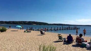 Sun-loungers, beach towels