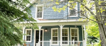 Cheerful, Cozy Farmhouse Cottage and Apple Orchard with Finnish Sauna