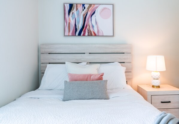 2 bedrooms, iron/ironing board, travel crib, free WiFi - Cozy 2Bed/2Bath - Modern & Spacious - Central Frisco (frisco)