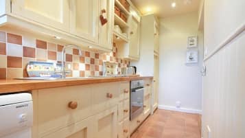 Fridge, dishwasher, cookware/dishes/utensils