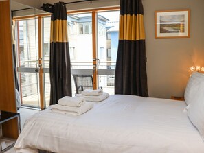 Cottage | 2 bedrooms, individually decorated, individually furnished, free WiFi - Castle View at the Viking (Seahouses)