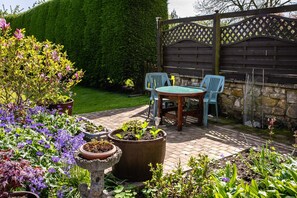 Cottage | Property grounds - Swallows Cottage (Morpeth)