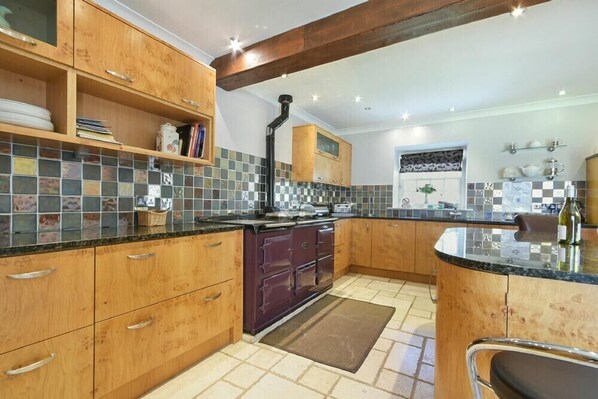 Fridge, dishwasher, cookware/dishes/utensils