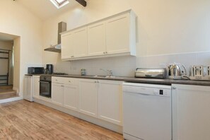 Interior - Stewart House (Wooler)