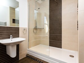 Cottage | Bathroom