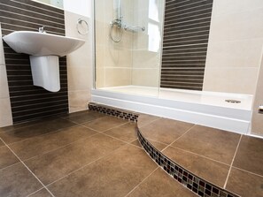 Cottage | Bathroom