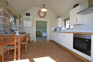 Dishwasher, cookware/dishes/utensils