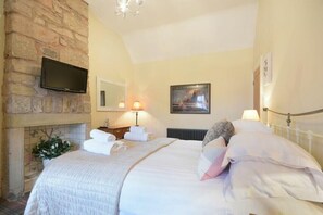 3 bedrooms, individually decorated, individually furnished, free WiFi - Charlton Cottage (Bamburgh)