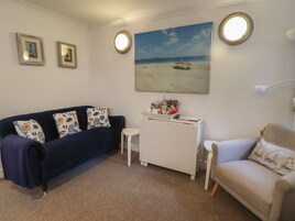 Cottage | Living area | DVD player