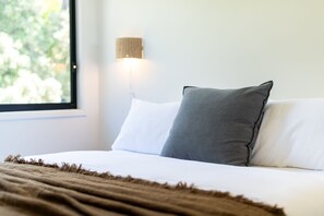 5 Schlafzimmer, Schreibtisch, Reisekinderbett, WLAN