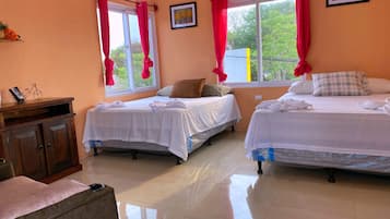 واي فاي مجانًا وملاءات أسرّة