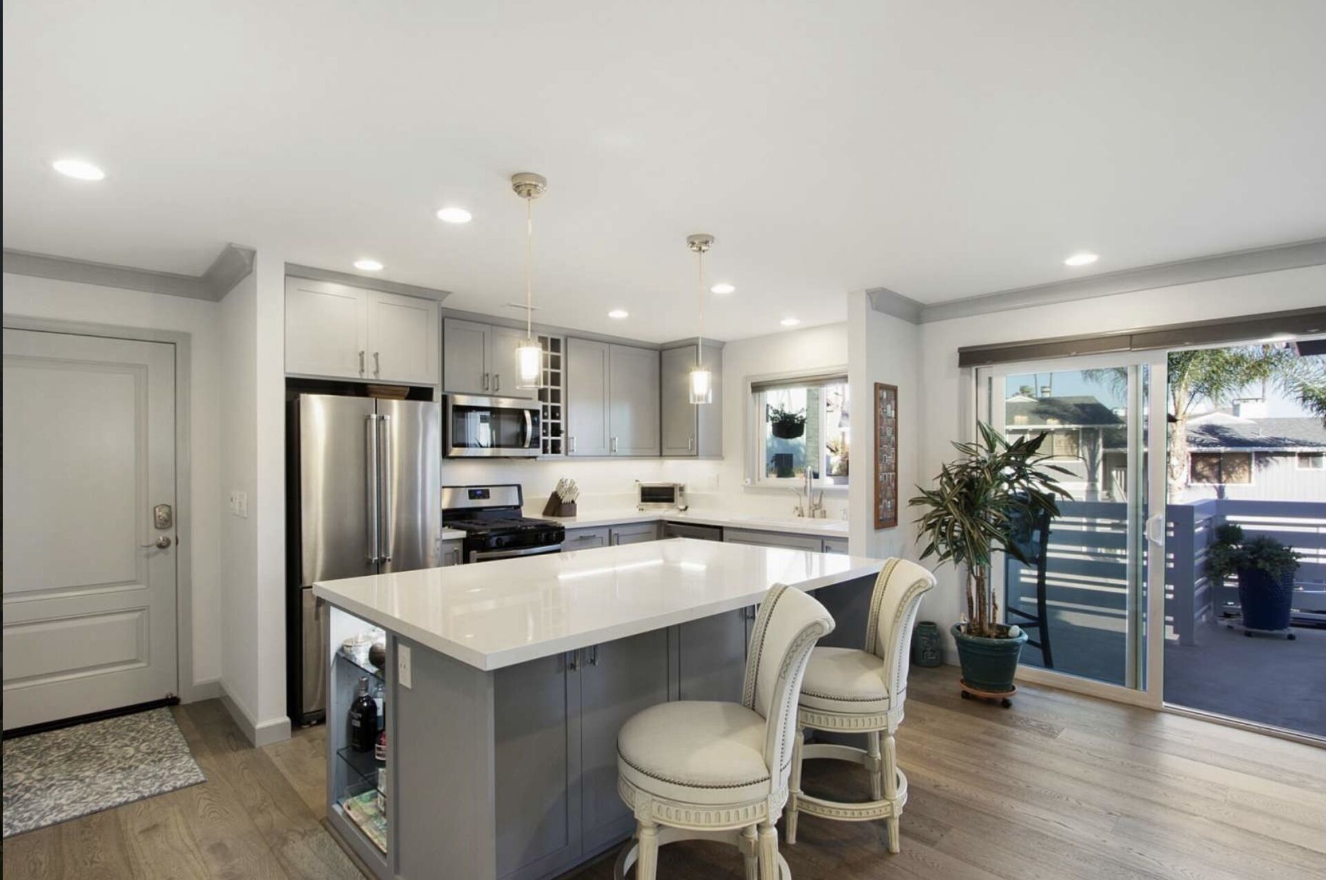 Lantern District unit with Spacious Rooftop patio w/360 view