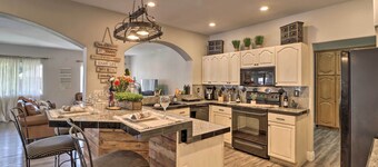 Lavish Family Escape w/ Game Room in Avondale!
