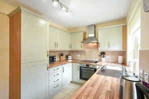 Fridge, dishwasher, cookware/dishes/utensils - Dryden Cottage (Bamburgh)