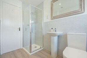 Bathroom - Coastal Plaice (Chathill)
