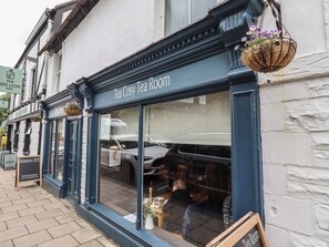 Outdoor dining - Five Bells Cottage (Alnwick)