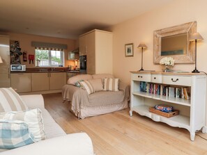 Cottage | Interior - High Sea View (Chathill)