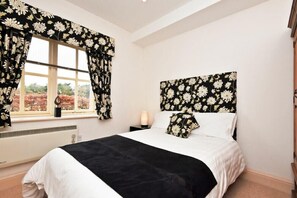 5 kamar tidur dan didekorasi berbeda-beda