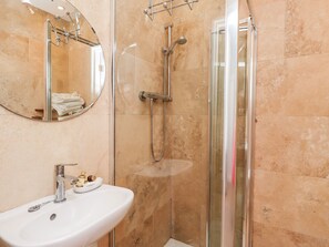 Cottage | Bathroom | Shower - No6 Sea Lane (Alnwick)