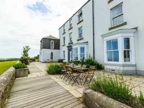 คอทเทจ | บริเวณภายนอก