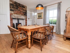 คอทเทจ | ภายใน