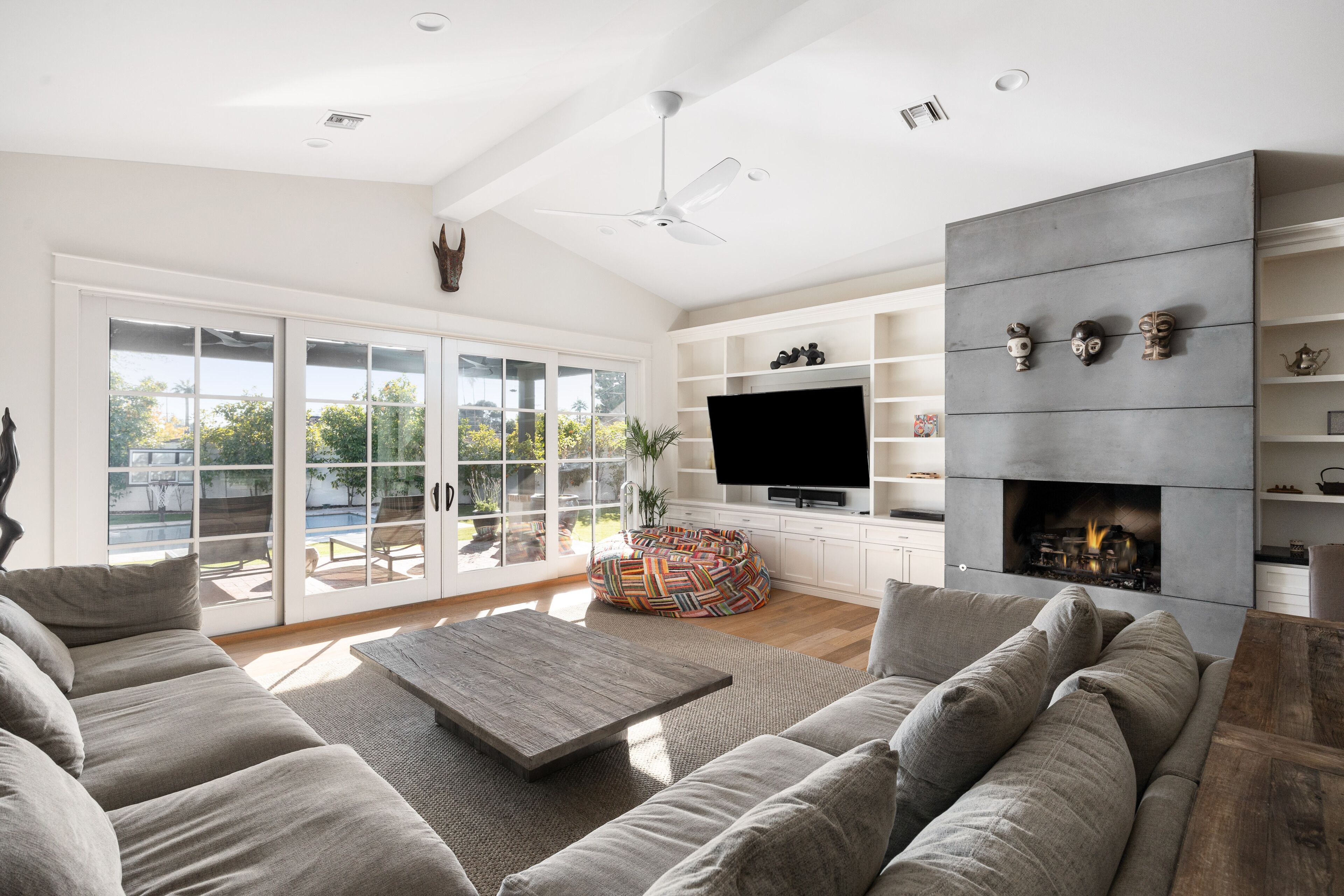 NEW *Extended Stay* Spacious luxury home, privately located at end of cul de sac