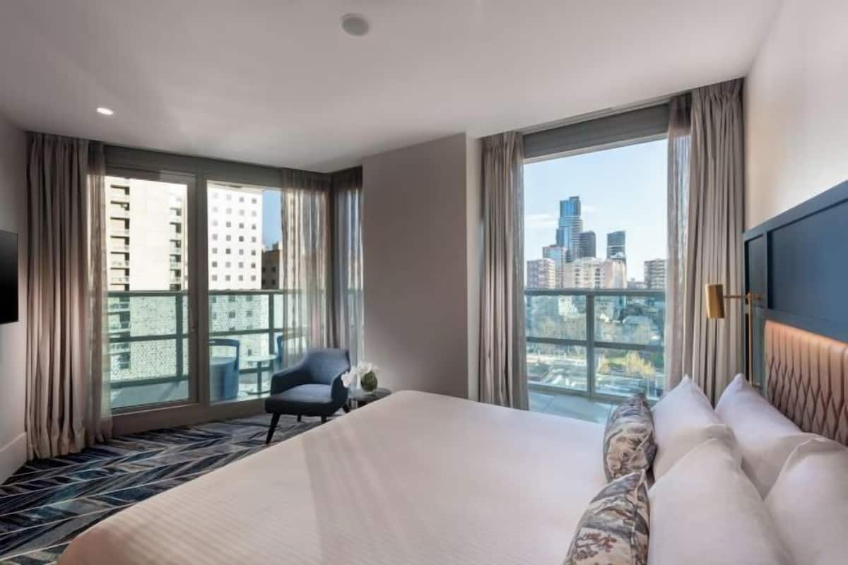 Down duvets, in-room safe, individually furnished, desk