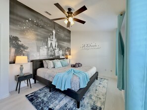 6 habitaciones, escritorio y tabla de planchar con plancha 