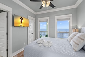 4 bedrooms, iron/ironing board, free WiFi, bed sheets