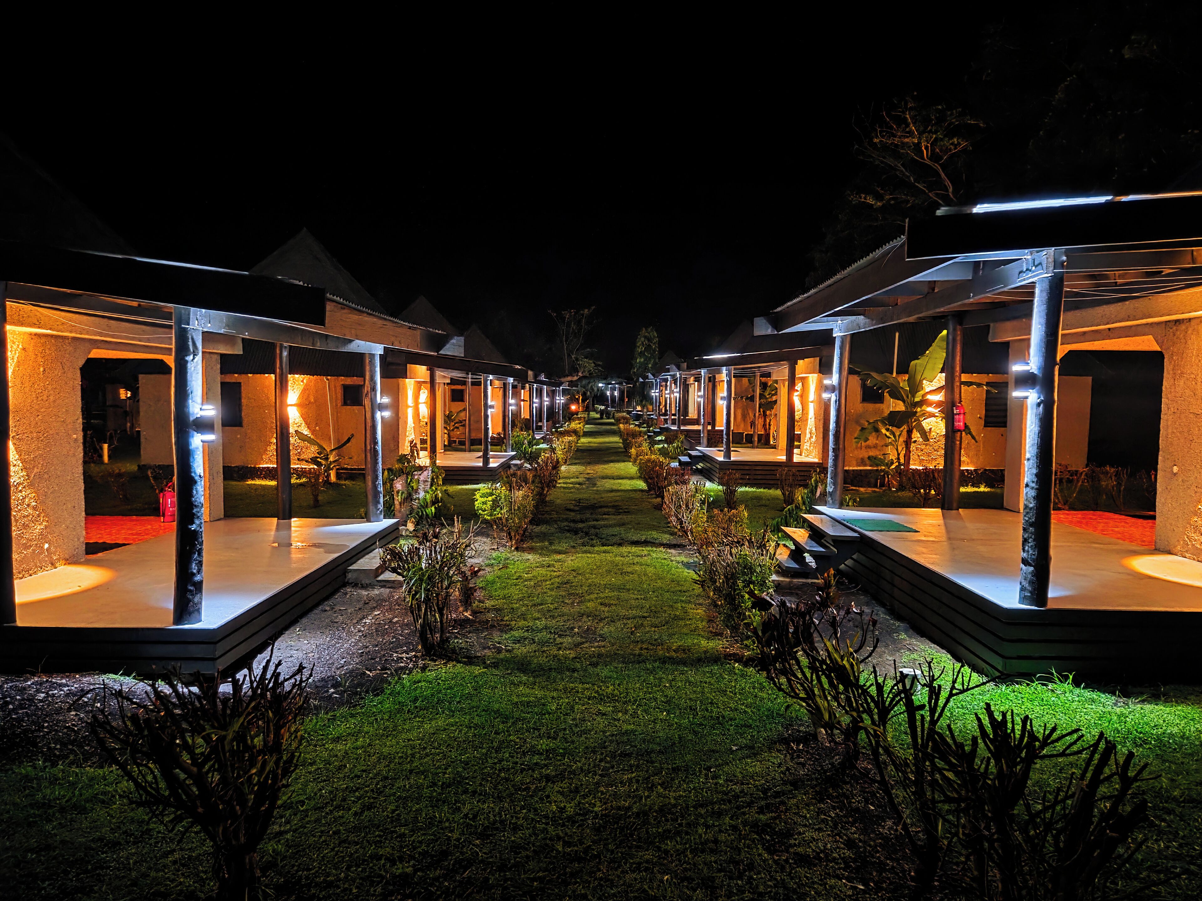 Deluxe Double Room, 1 Bedroom, Partial Sea View, Garden Area | Bed sheets