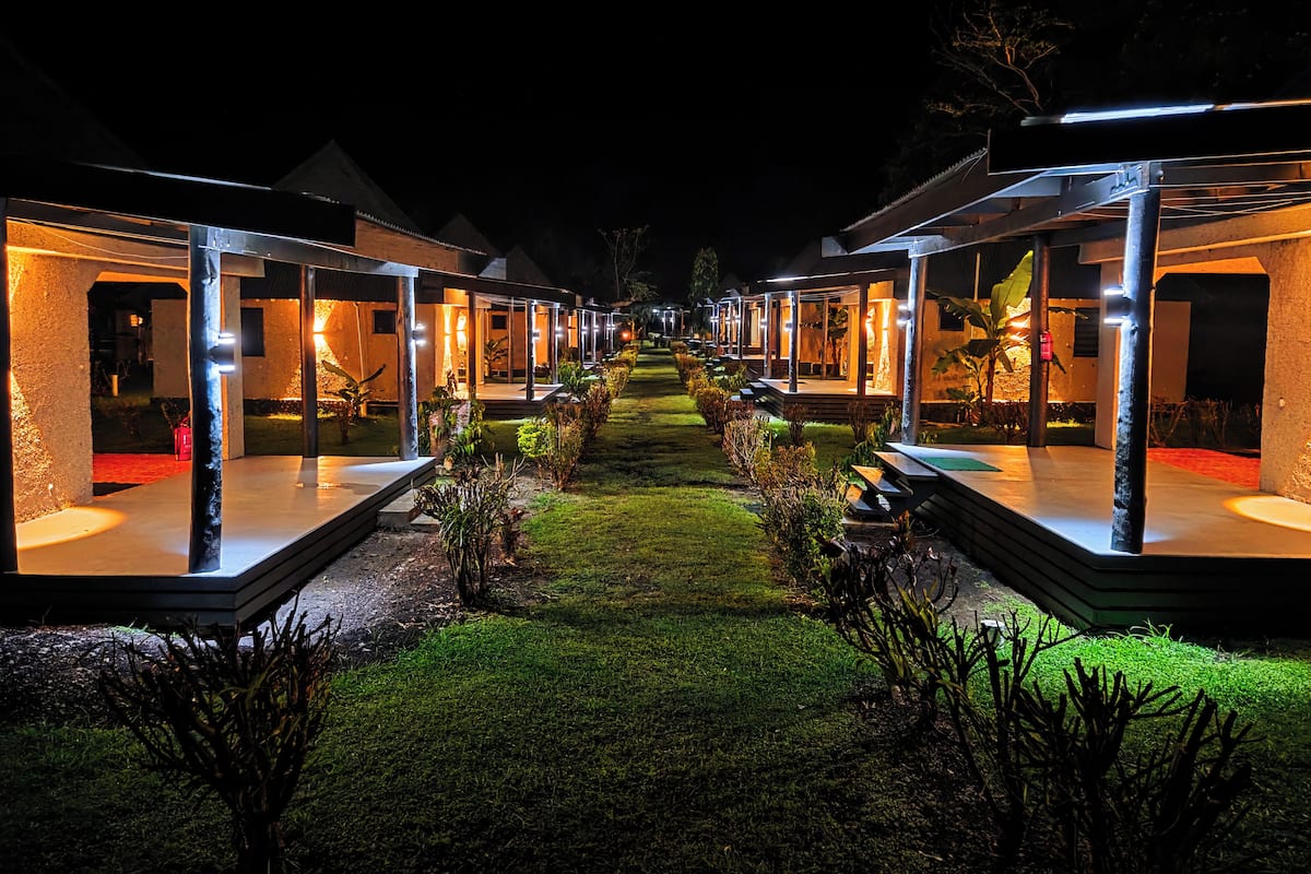 Deluxe Double Room, 1 Bedroom, Partial Sea View, Garden Area