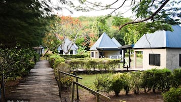 Studio Suite Deluks, 1 kamar tidur, pemandangan laut terbatas, area taman | Teras/patio