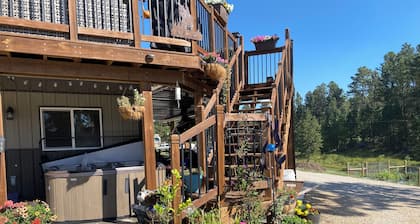 Beautiful studio apartment next to the Mickelson Trail.