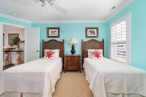 5 bedrooms, iron/ironing board, free WiFi, bed sheets