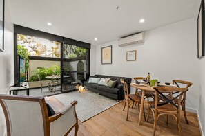 Living area - StayCentral - Hawthorn East - Study, 2 Car spaces (Hawthorn East)