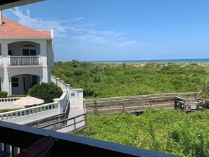 コンドミニアム クイーンベッド 2 台 (HIB-A201 Direct Ocean Front 3 Pools F) | 施設の敷地