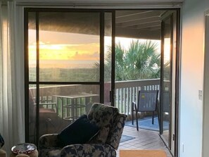 Apartment, 2 Queen-Betten (HIB-A201 Direct Ocean Front 3 Pools F) | Innenbereich
