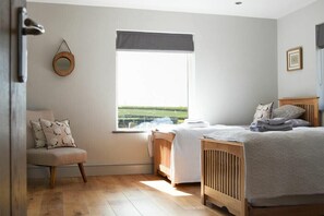 4 bedrooms, individually decorated, individually furnished, free WiFi - The Hemmel (Chathill)