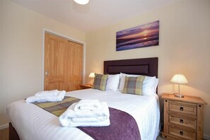 2 habitaciones, decoración personalizada y muebles diferentes 