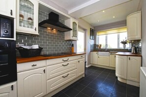 Fridge, dishwasher, cookware/dishes/utensils - Sea Croft (Chathill)