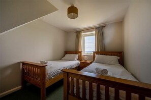 3 habitaciones, decoración personalizada y muebles diferentes