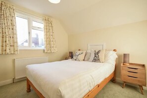 3 bedrooms, individually decorated, individually furnished, free WiFi