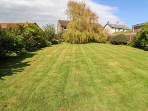 Cottage | Property grounds - Willow (Chathill)