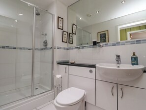 Cottage | Bathroom | Shower
